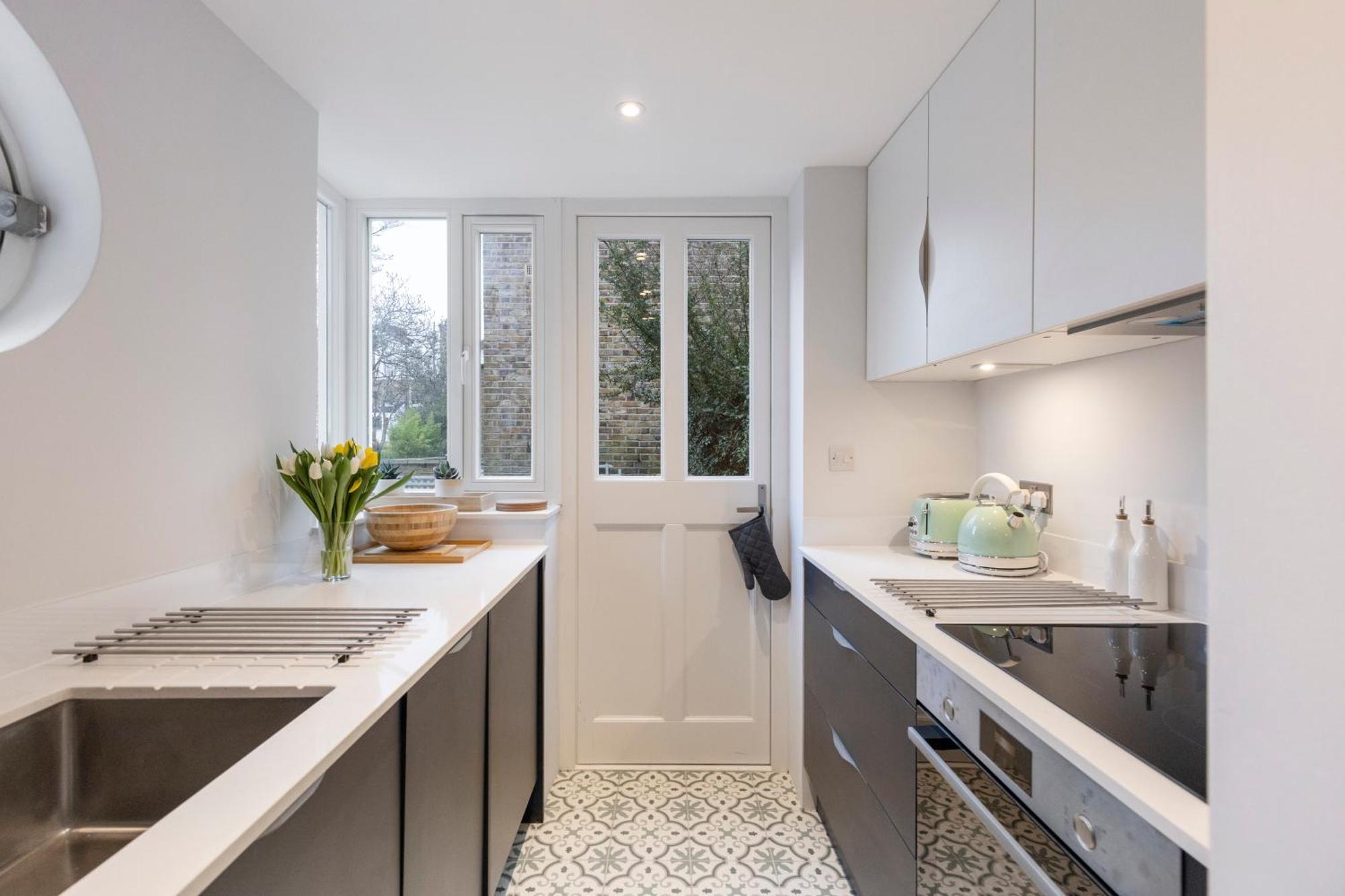 Guest Favorite Private With King Sized Bed And Garden Newly Renovated Appartamento
